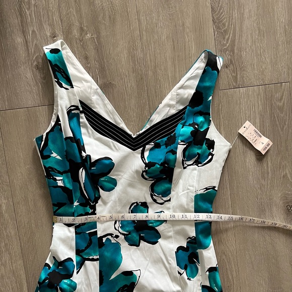 Jones Studio Sleeveless Dress NWT - Size 4 - Picture 7 of 9